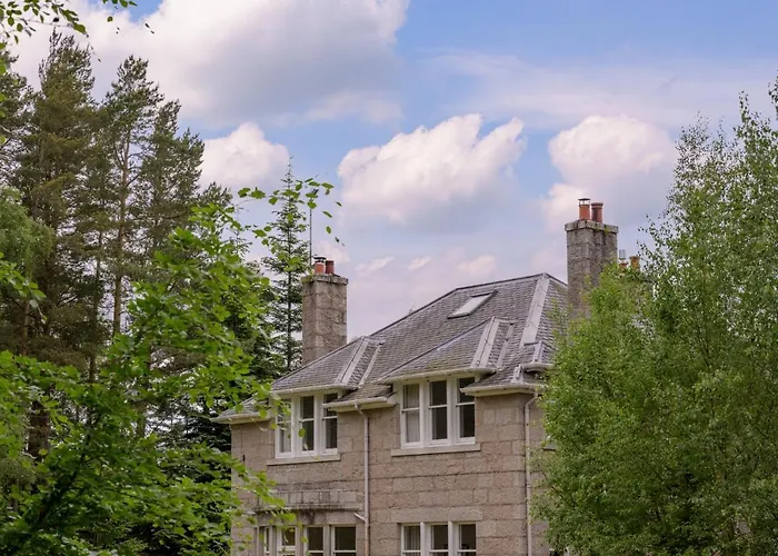 Haven Retreat Scotland - Large 4 Bed House With Woodland Garden, Aboyne ,Royal Deeside