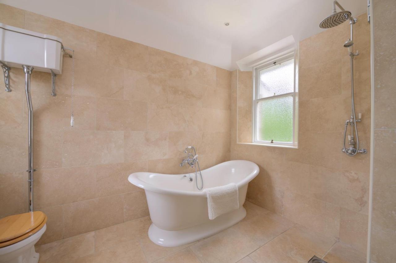 Haven Retreat Scotland - Large 4 Bed House With Woodland Garden, ,royal Deeside Holiday home *